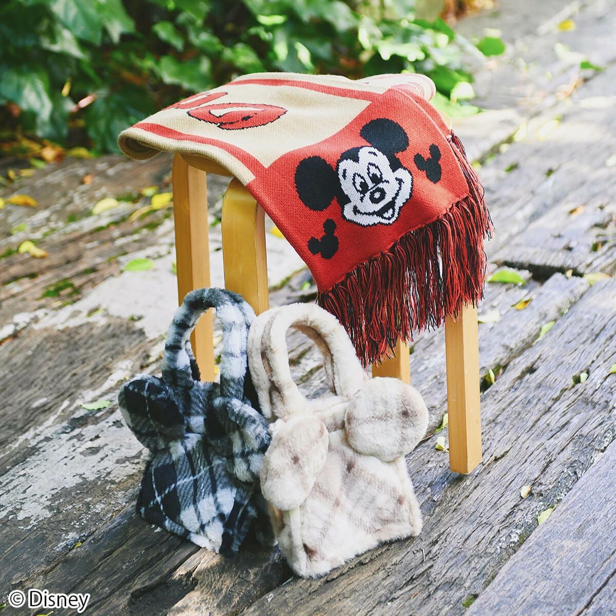 美品　ミッキーシェイプマフラー２枚 ミッキーマフラー（ブルー）| キャステル | CASTEL ディズニー情報
